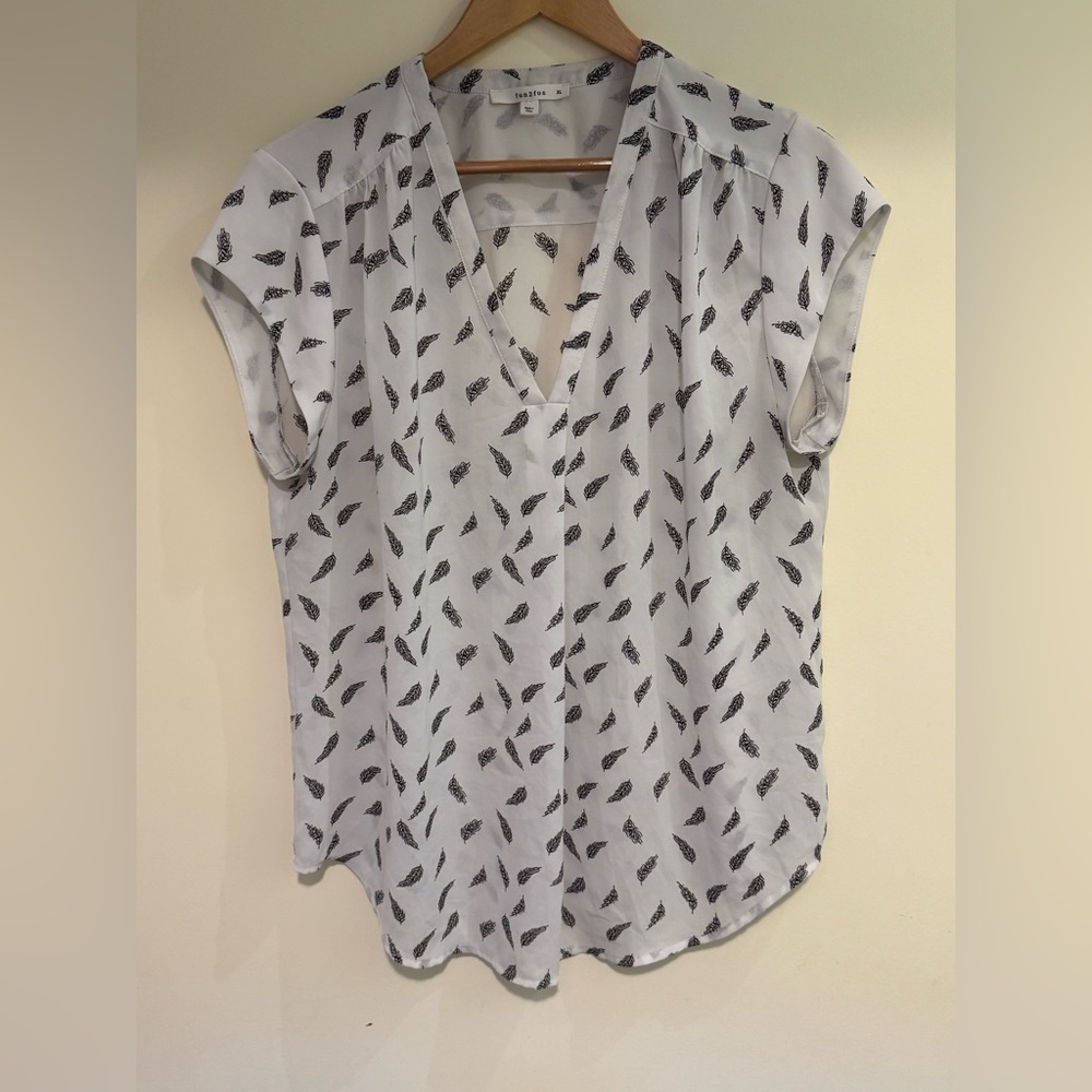Fun2Fun - White  short sleeve blouse with gray leaves
